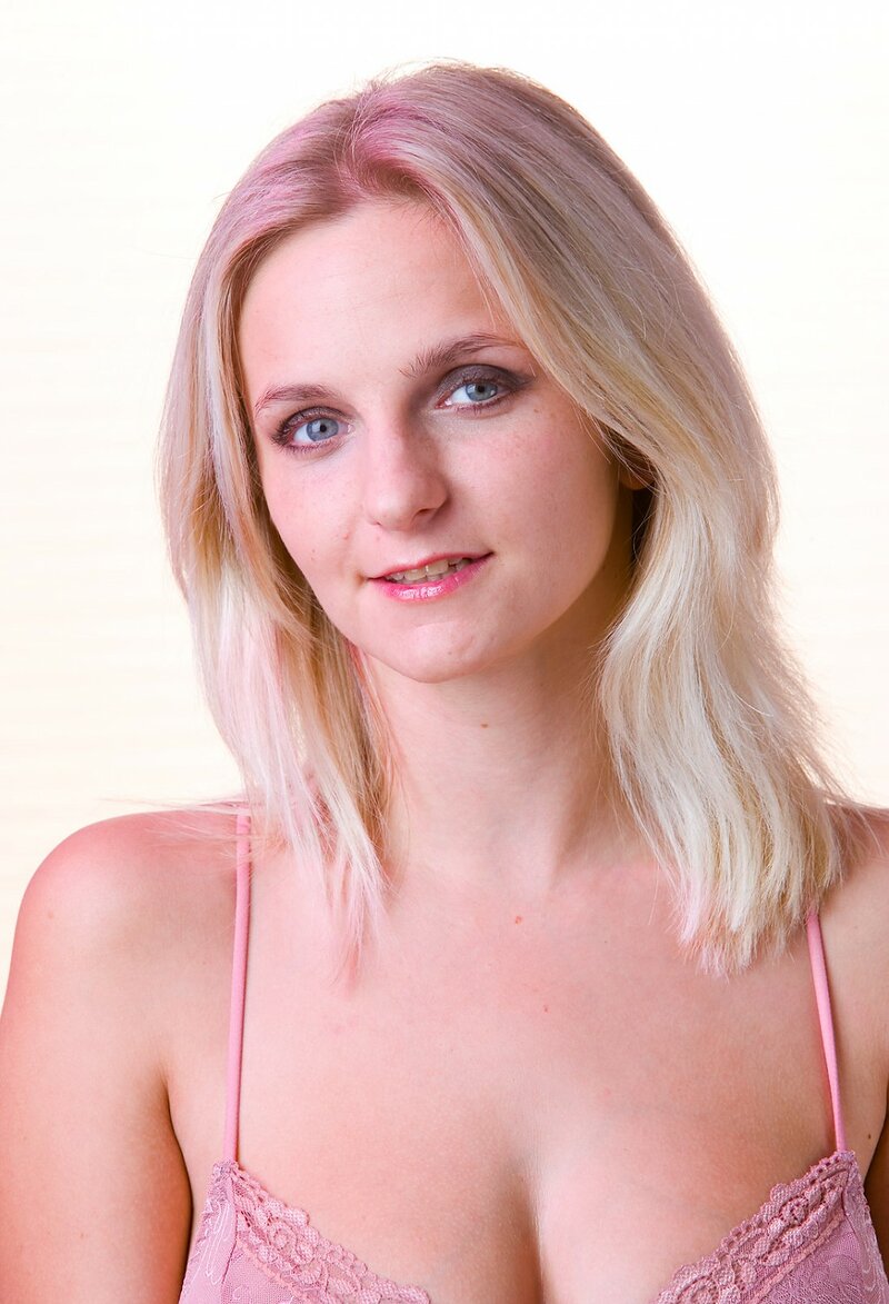 Оксана, 65 лет, 1 размер груди