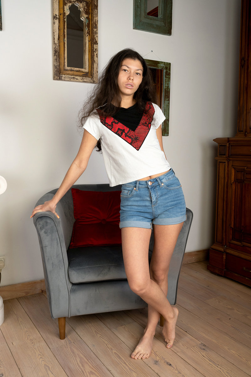 Александра, 22 года, 5 размер груди